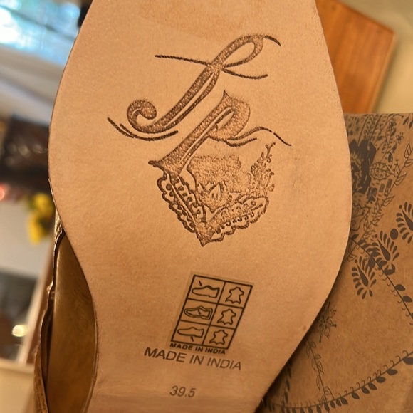 Free People Leather Ankle Boots NWT - Picture 7 of 10